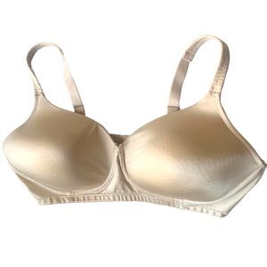 44D Playtex Secrets Side-Smoothing Full-Figure Wireless Bra